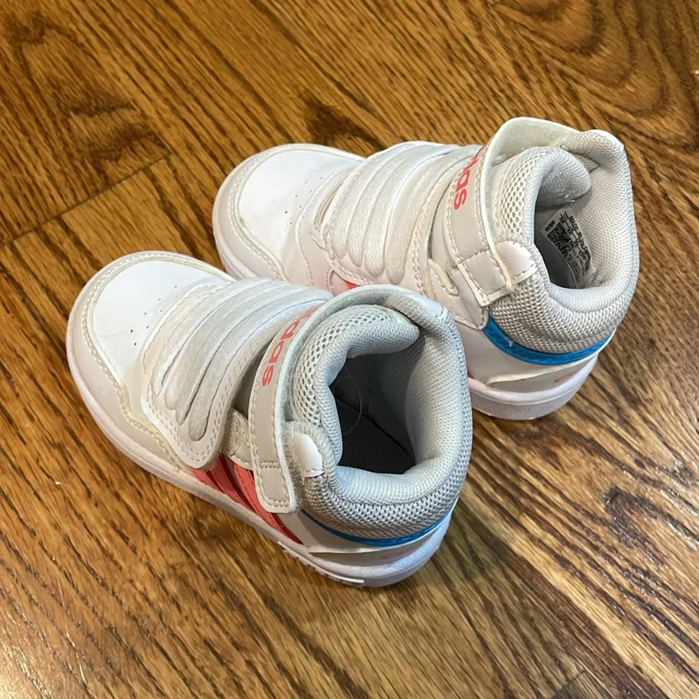 Baby Girl’s High Top Adidas Shoes/Sneakers. Size 5. Excellent to Like New.